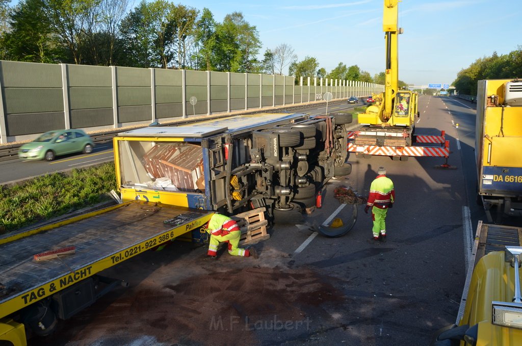 VU LKW umgestuerzt A 3 Rich Oberhausen Hoehe AS Koeln Koenigsforst P149.JPG - Miklos Laubert